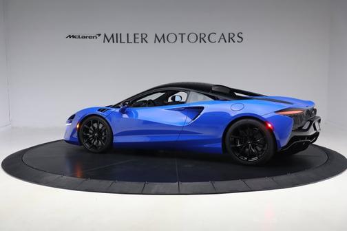 2023 McLaren Artura Performance