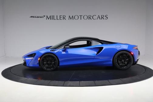 2023 McLaren Artura Performance