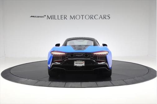 2023 McLaren Artura Performance
