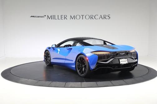 2023 McLaren Artura Performance