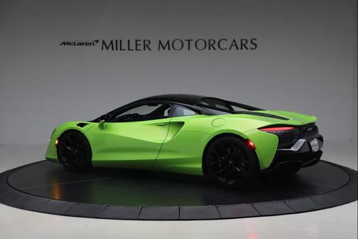 2023 McLaren Artura Performance