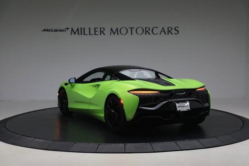 2023 McLaren Artura Performance