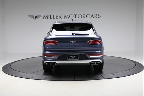 2025 Bentley Bentayga Azure V8