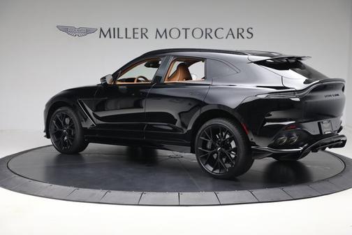 2025 Aston Martin DBX 707