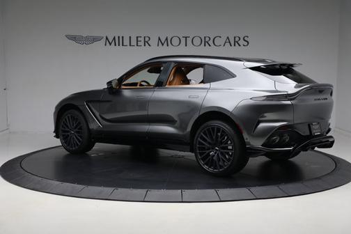 2025 Aston Martin DBX 707