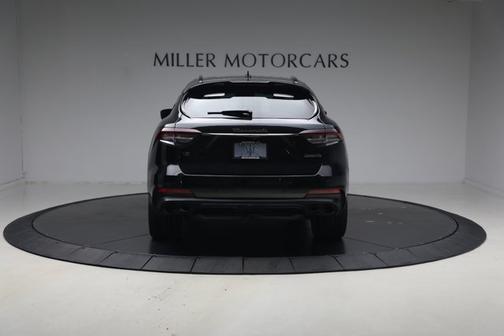 Nero Ribelle Metallic 2023 Maserati Levante Modena S