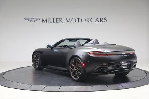 Q Satin Onyx Black 2024 Aston Martin DB12 Volante