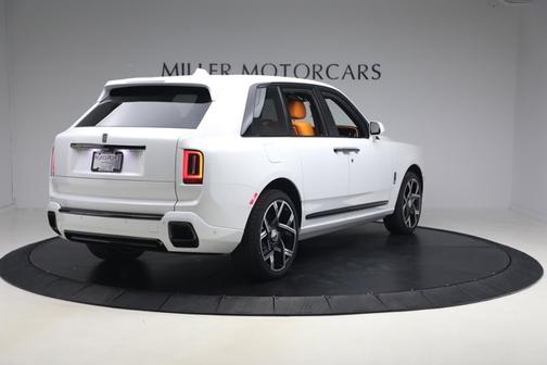 Arctic White 2026 Rolls-Royce Cullinan Black Badge