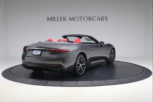 2026 Maserati GranCabrio Modena