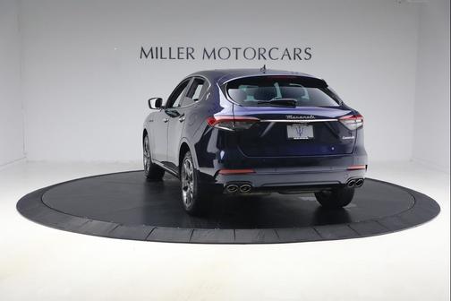 Blu Nobile Tri-Coat 2023 Maserati Levante GT