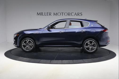 Blu Nobile Tri-Coat 2023 Maserati Levante GT