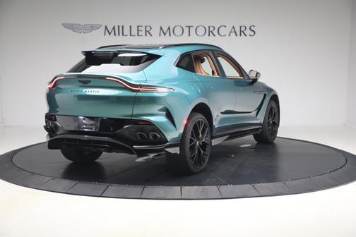 Q Iridescent Emerald 2025 Aston Martin DBX 707