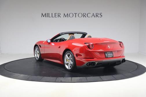 Rosso Corsa 2016 Ferrari California T