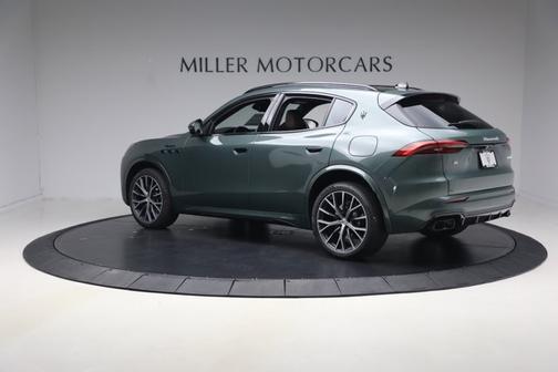 Verde Royale Metallic 2026 Maserati Grecale Modena