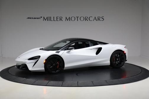 2023 McLaren Artura TechLux
