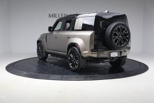 2025 Land Rover Defender P635 OCTA