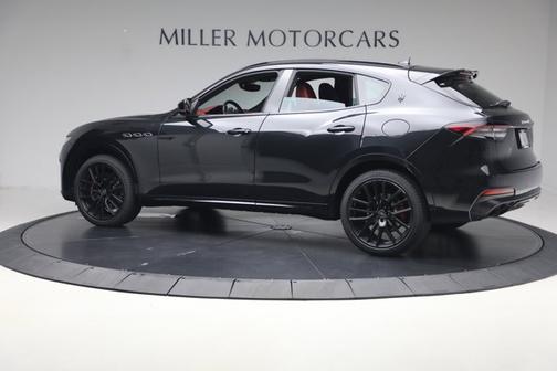 Nero Ribelle Metallic 2022 Maserati Levante Modena