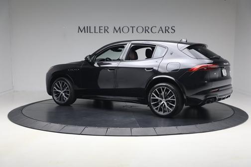 Nero Tempesta Metallic 2026 Maserati Grecale Modena