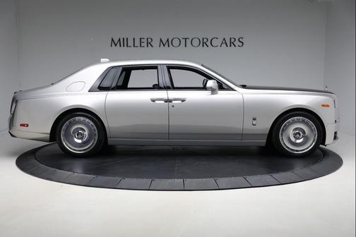 2023 Rolls-Royce Phantom Sedan