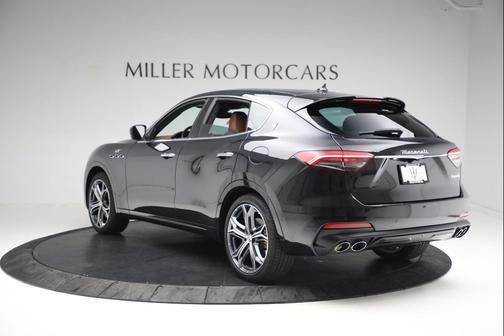 Nero Ribelle Metallic 2022 Maserati Levante GT