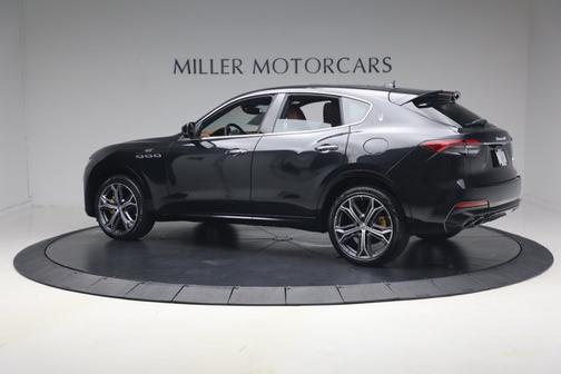 Nero Ribelle Metallic 2022 Maserati Levante GT
