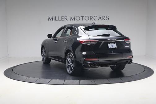 Nero Ribelle Metallic 2022 Maserati Levante GT
