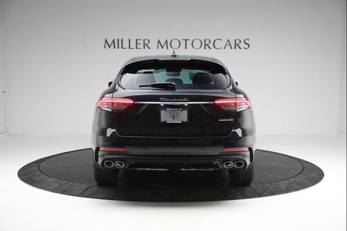 Nero Ribelle Metallic 2022 Maserati Levante GT