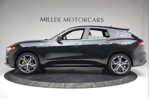 Nero Ribelle Metallic 2022 Maserati Levante GT