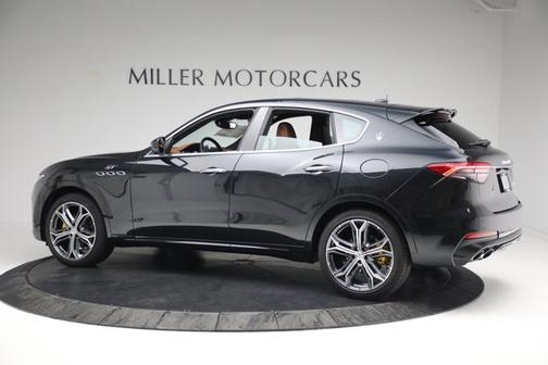 Nero Ribelle Metallic 2022 Maserati Levante GT