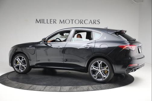 Nero Ribelle Metallic 2022 Maserati Levante GT