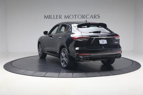 Nero Ribelle Metallic 2022 Maserati Levante GT