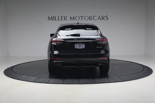 Nero Ribelle Metallic 2022 Maserati Levante GT