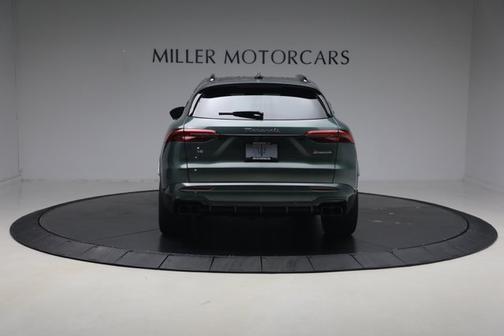 Verde Royale Metallic 2026 Maserati Grecale Modena