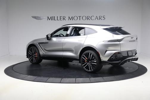 2025 Aston Martin DBX 707