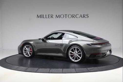 Aventurine Green Metallic 2020 Porsche 911 Carrera 4S