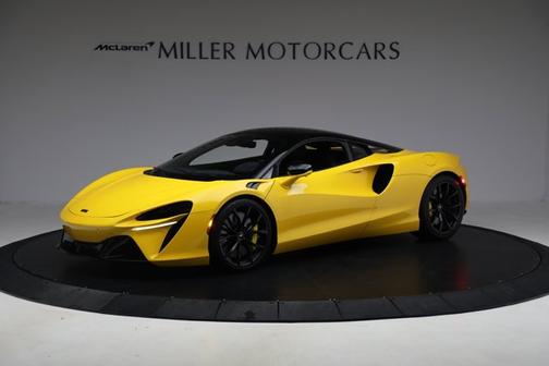 2024 McLaren Artura Coupe