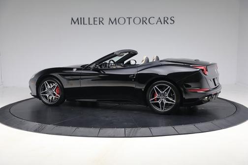 2016 Ferrari California T