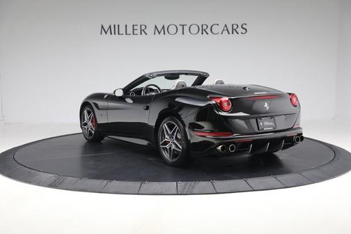2016 Ferrari California T