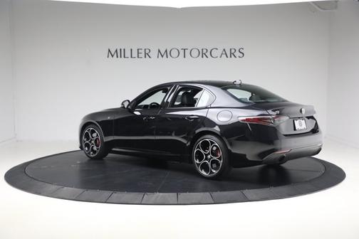 Vulcano Black Metallic 2024 Alfa Romeo Giulia Ti
