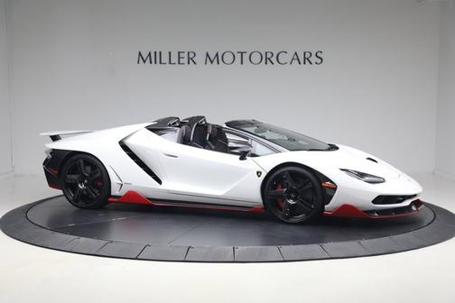 Bianco Pheme 2017 Lamborghini Aventador Roadster