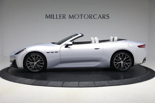 2026 Maserati GranCabrio Modena