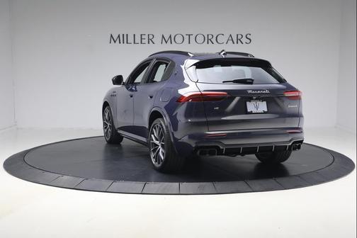 Night Interaction Metallic 2026 Maserati Grecale Modena