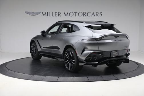 2025 Aston Martin DBX 707
