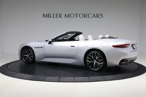 2026 Maserati GranCabrio Modena
