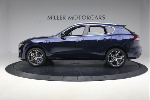 Blu Nobile Tri-Coat 2023 Maserati Levante Modena