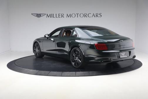 Cumbrian Green Metallic 2026 Bentley Flying Spur Azure