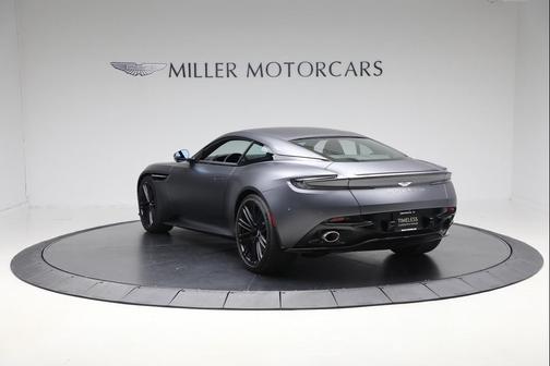 2025 Aston Martin DB12 V8