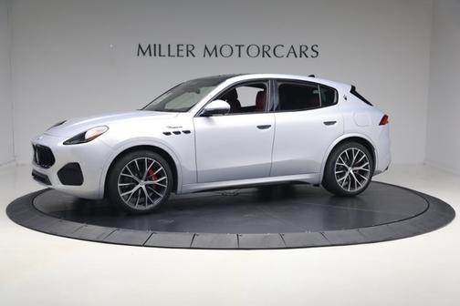 Bianco Astro Metallic 2026 Maserati Grecale Modena
