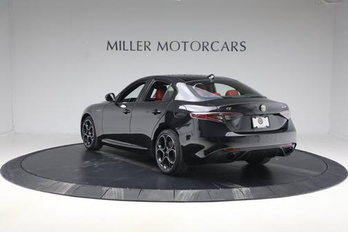 Vulcano Black Metallic 2026 Alfa Romeo Giulia VELOCE