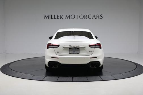 2022 Maserati Ghibli Modena Q4